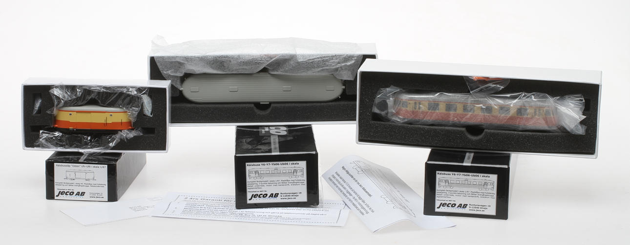 MODELLTÅG JECO SJ:s Rälsbuss, Rälsbussläp och "Osten" i originalkartong.