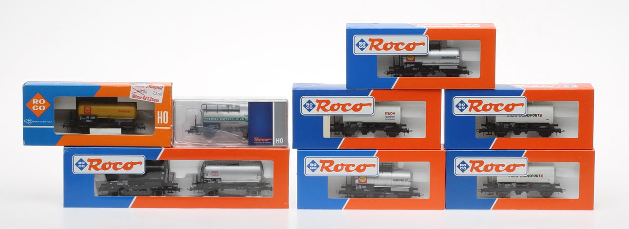 MODELLTÅG ROCO 9 tankvagnar i originalkartong.