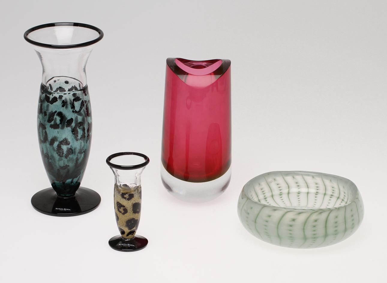 PARTI GLAS, 4 delar. Studio Åhus, Kosta och Kosta Boda.