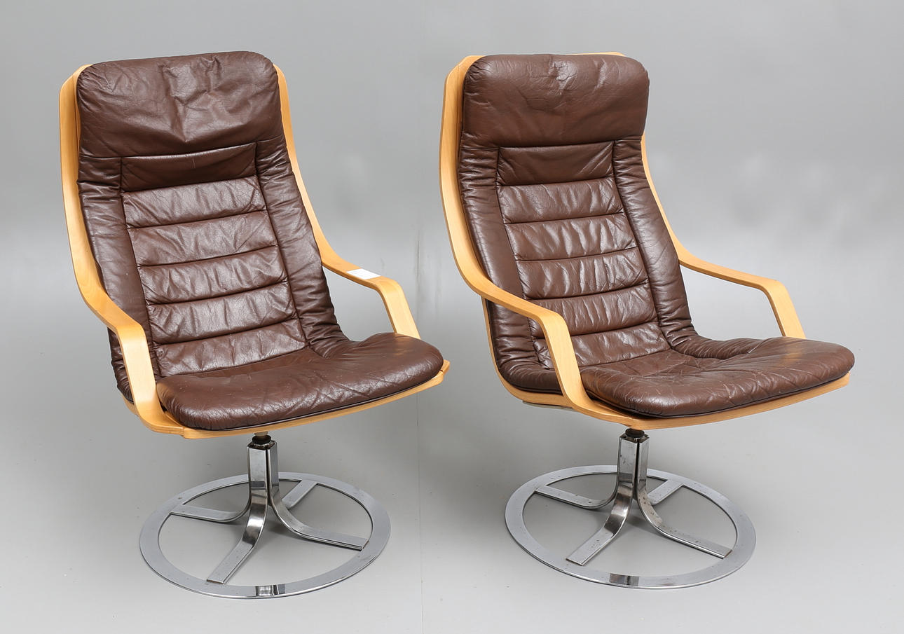 FÅTÖLJER, ett par, Götemöbler, 1900-talets andra hälft.