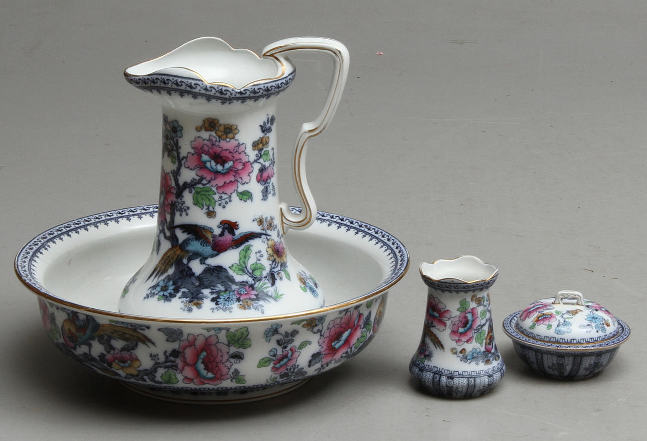 TVÄTTSERVIS, porslin, England, 1900-tal.