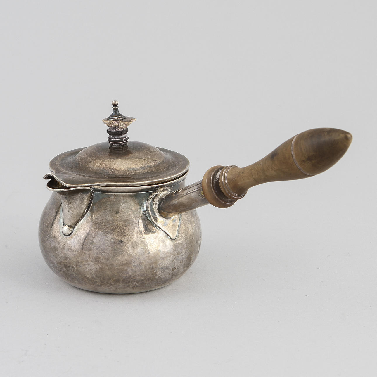 SMÖRKANNA, sterling silver, London, England, 1732.