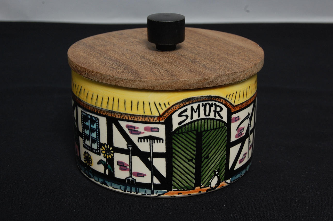 SMÖRBYTTA, keramik " Vår lilla stad " Anita Nylund.