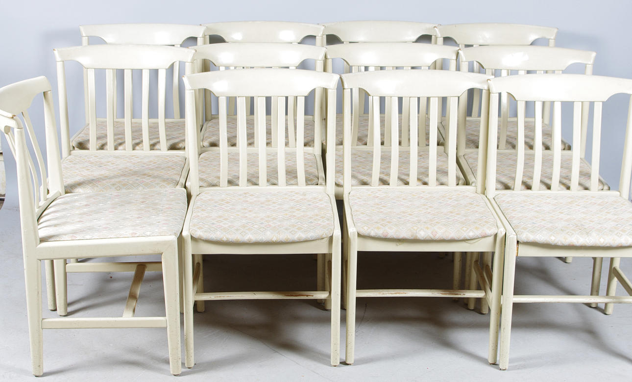 STOLAR, 12 stycken, vitmålade.