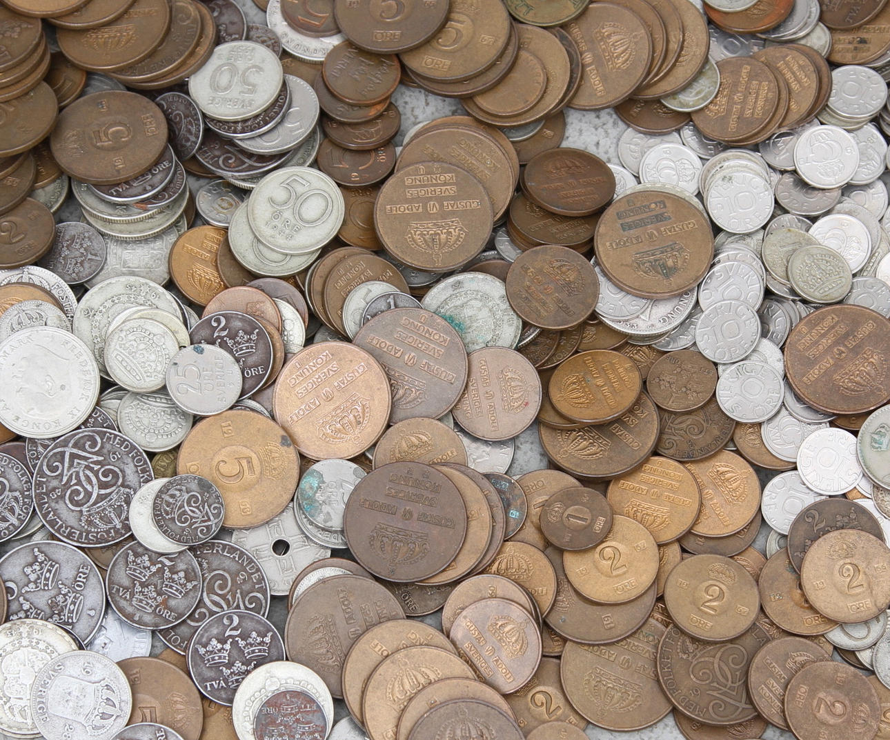 MYNT, silver, koppar och järn.