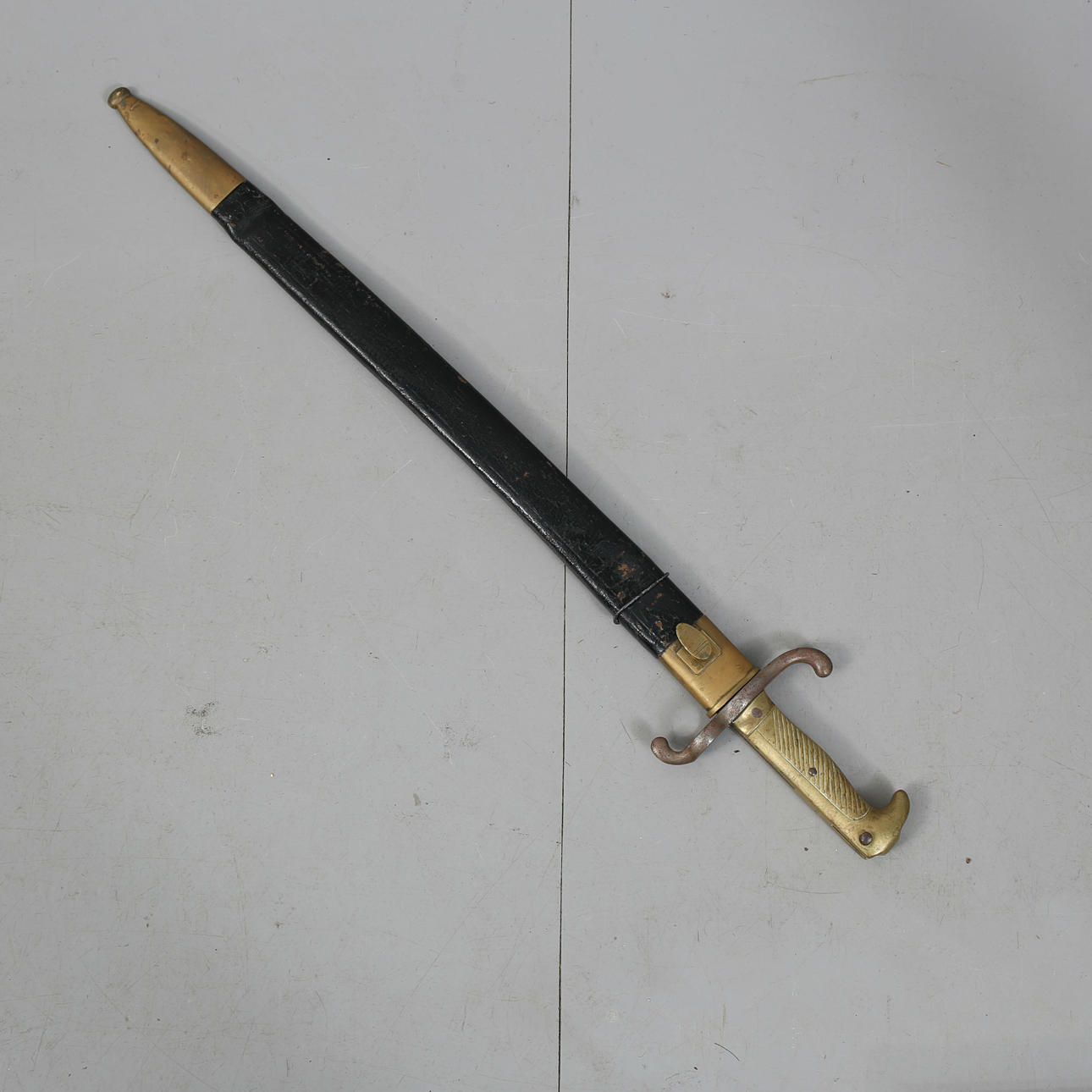 BAYONET WITH SHEATH, marked Glauberg, Solingen.