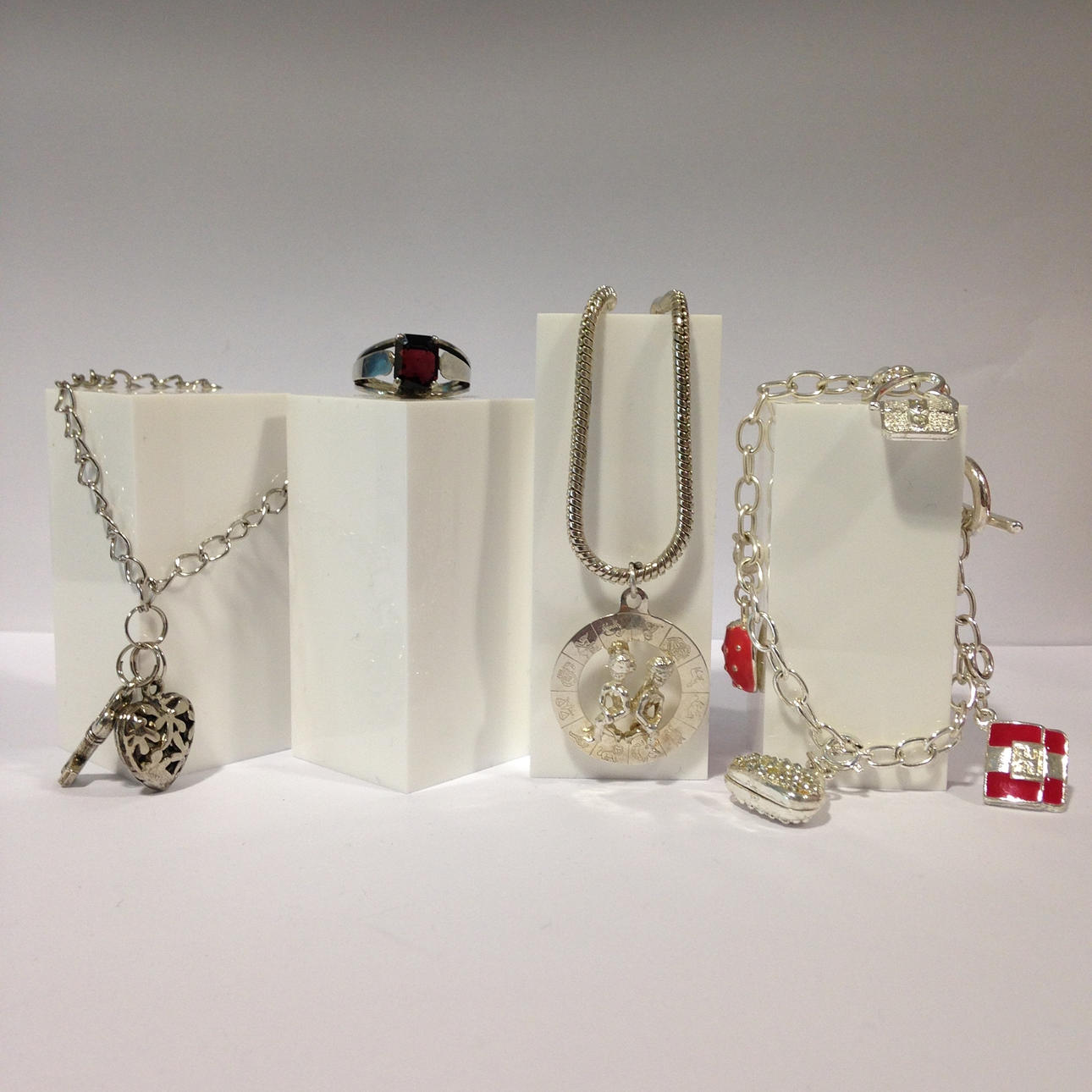 JOYAS DE PLATA Y MIXTAS.