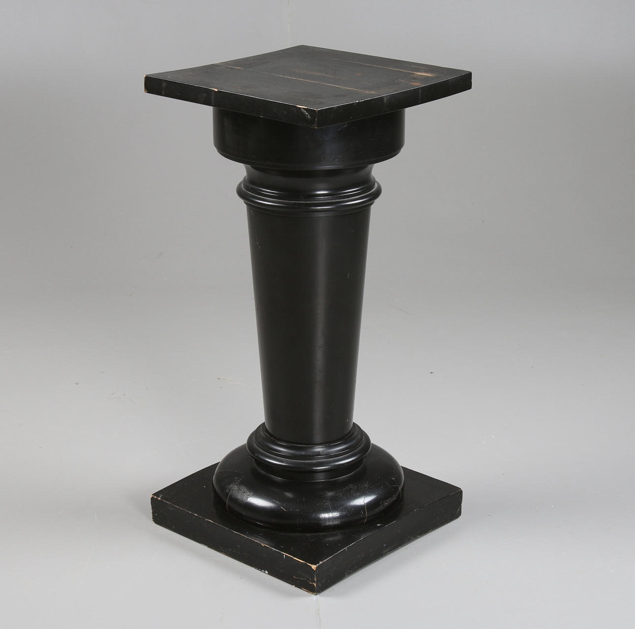 PIEDESTAL, trä, 1800-tal.