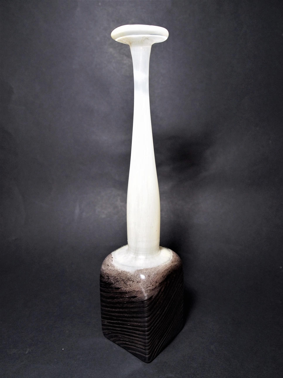 LEIF VANGE. VAS, glas.