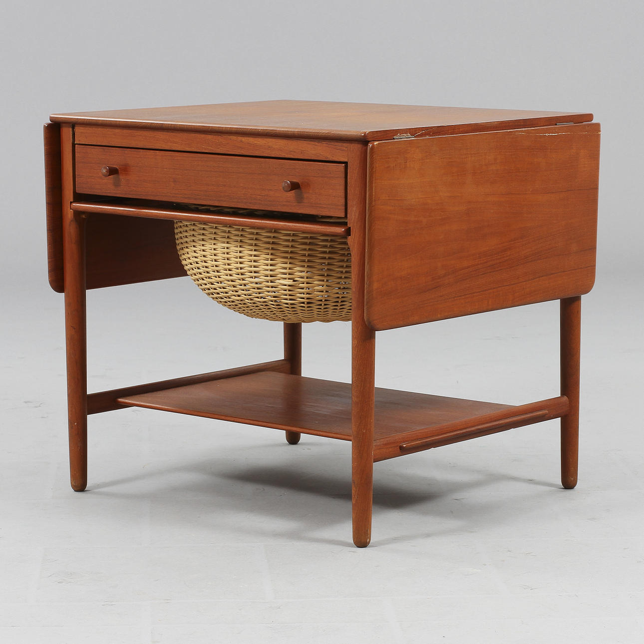 SYBORD, "AT-33" Hans J Wegner för Andreas Tuck, Danmark.