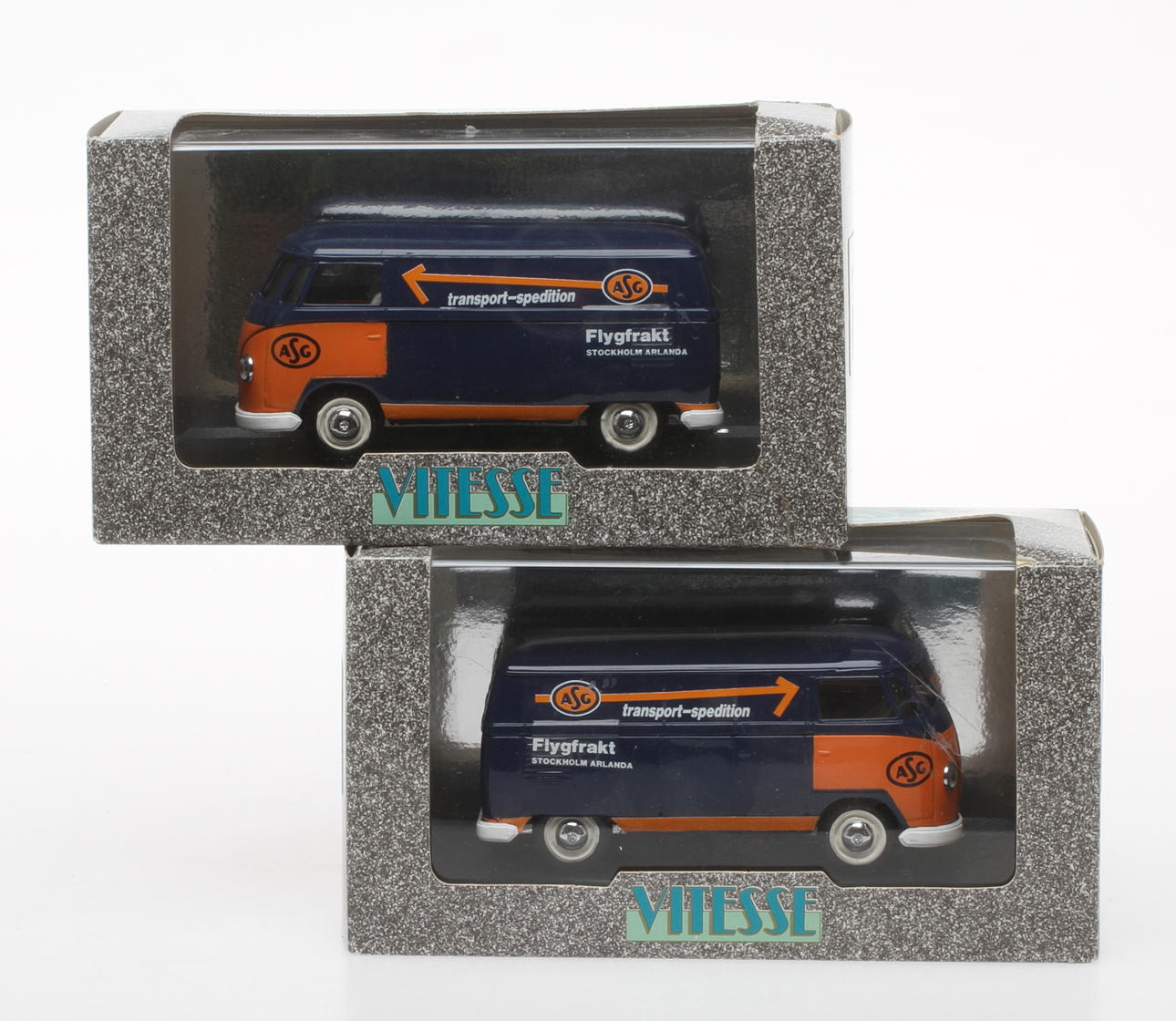 MODELLBIL ASG VITESSE i originalkartong. 2 stycken VW-bussar.