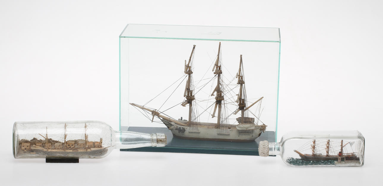 SKEPPSMODELL, FLASKSKEPP, 2 st, 1900-tal.