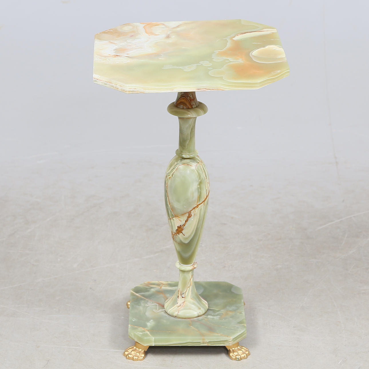 BORD, onyx, 1900-tal.