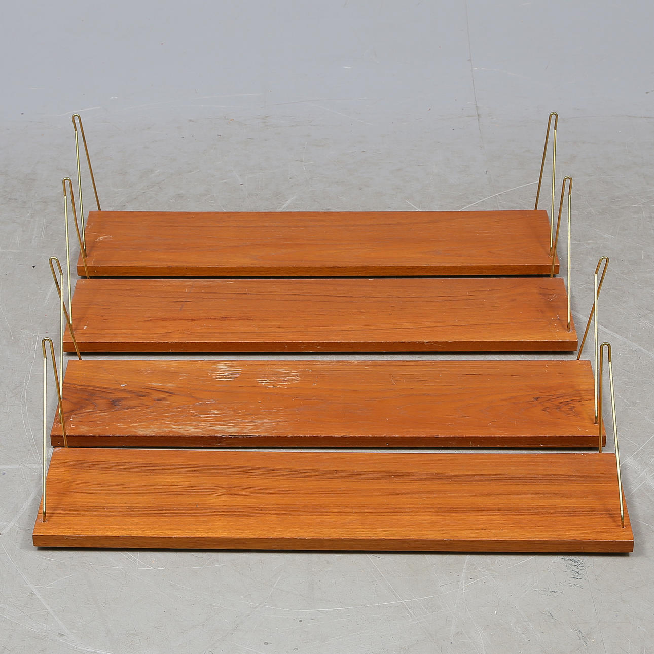 HYLLPLAN, 4 st, teak, 1900-talets mitt.