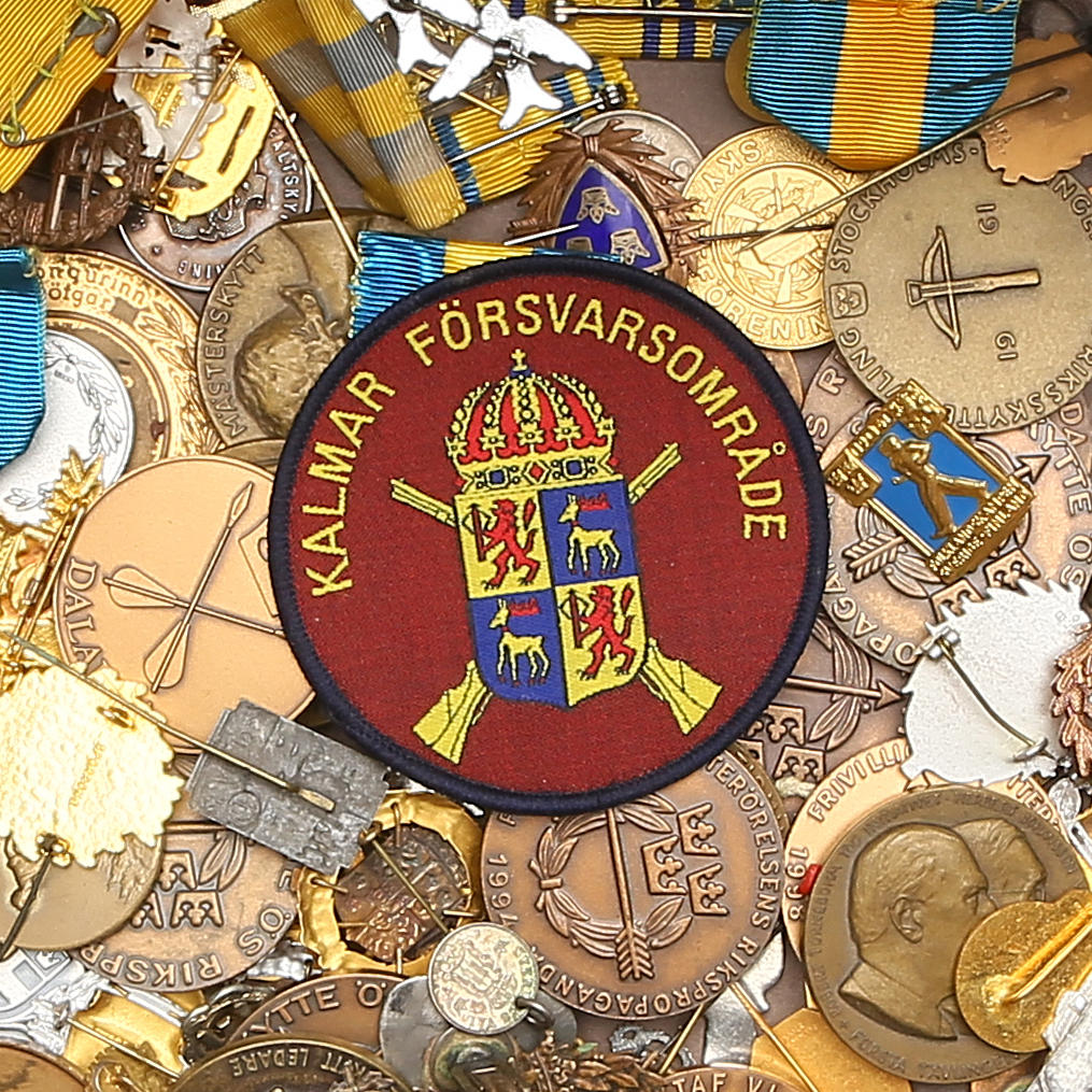 SAMLING MEDALJER och PINS.