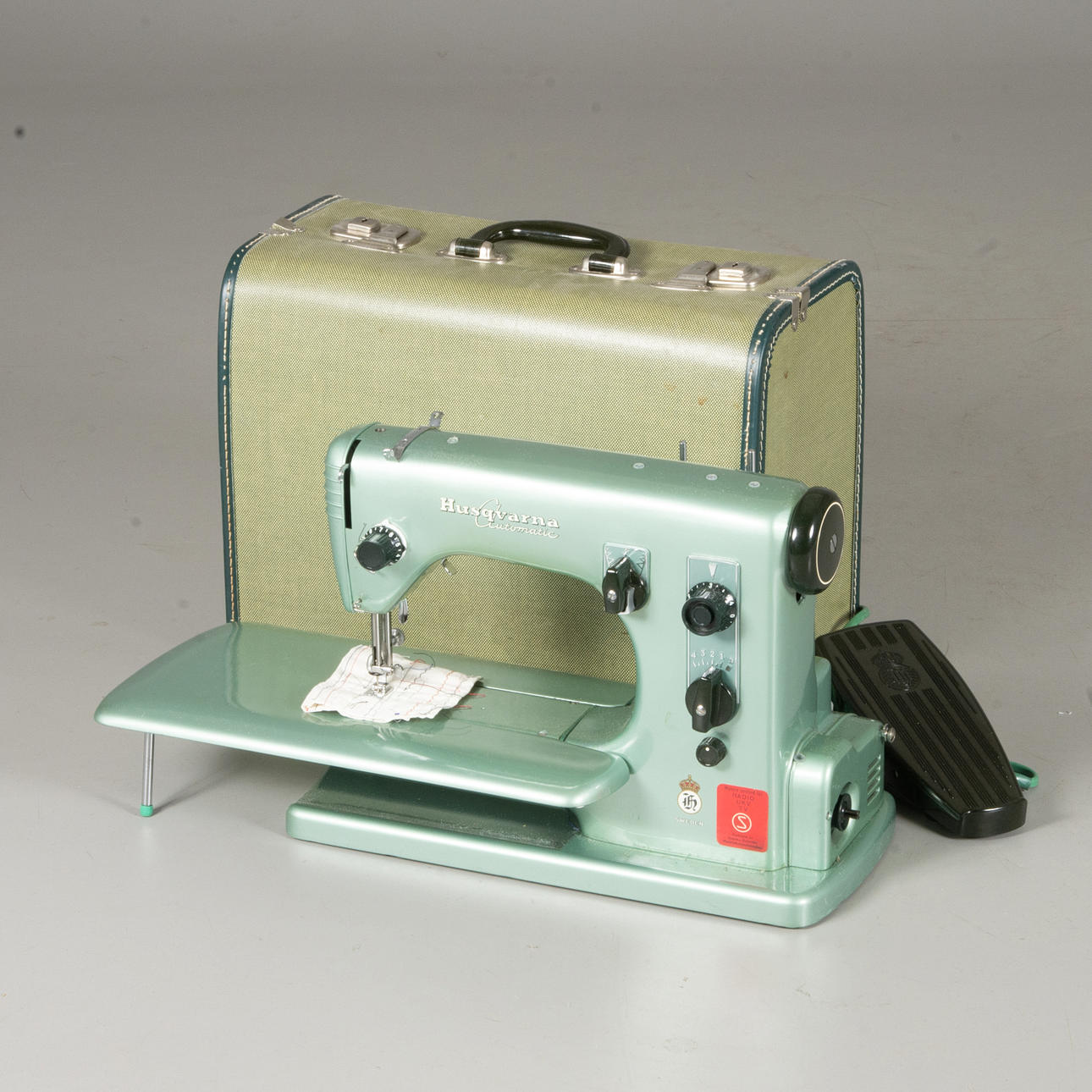 SEWING MACHINE, Husqvarna Automatic.
