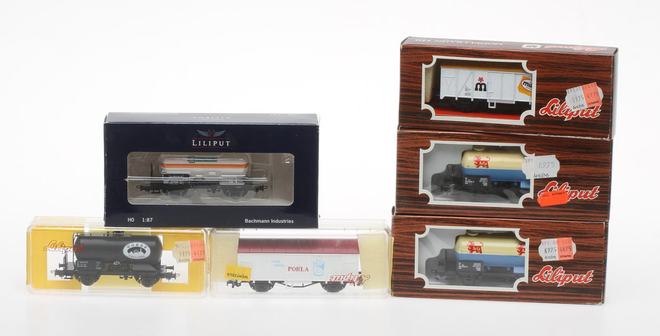 MODELLTÅG LILIPUT. 6 SJ vagnar i originalkartong. Bland andra ARLA och GOKEF.