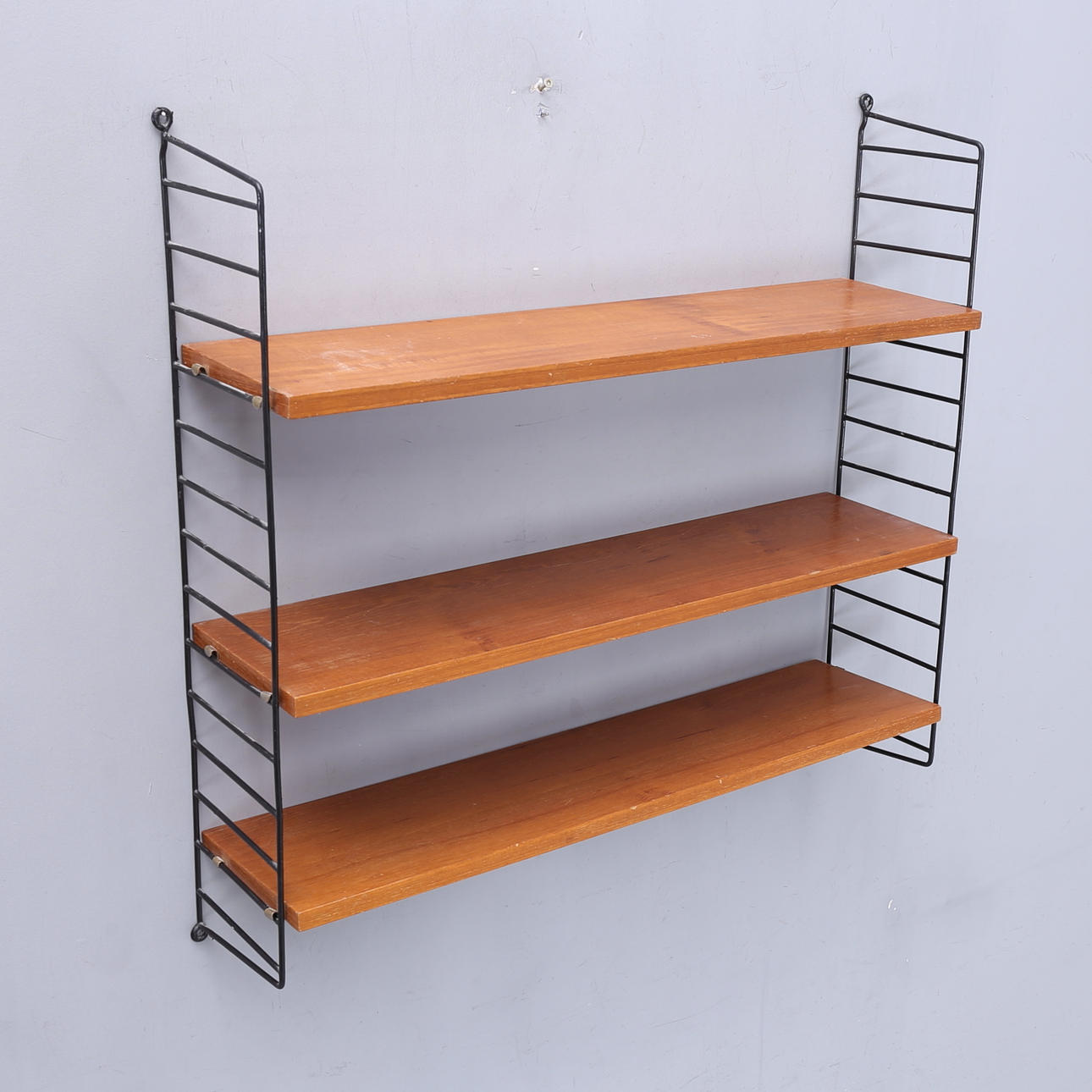 STRINGHYLLA, teak, 1900-talets mitt.