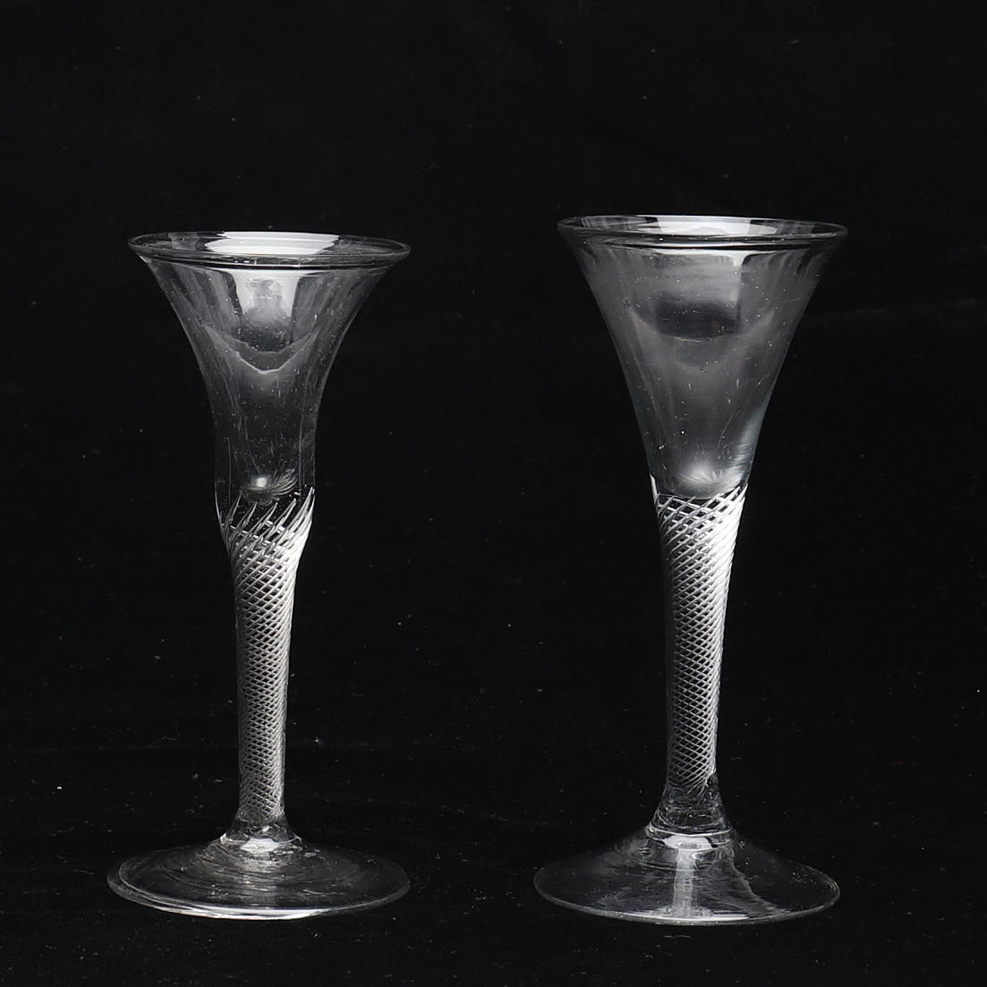 TVÅ LÅGA LÄNDER AIRTWIST VINGLAS.