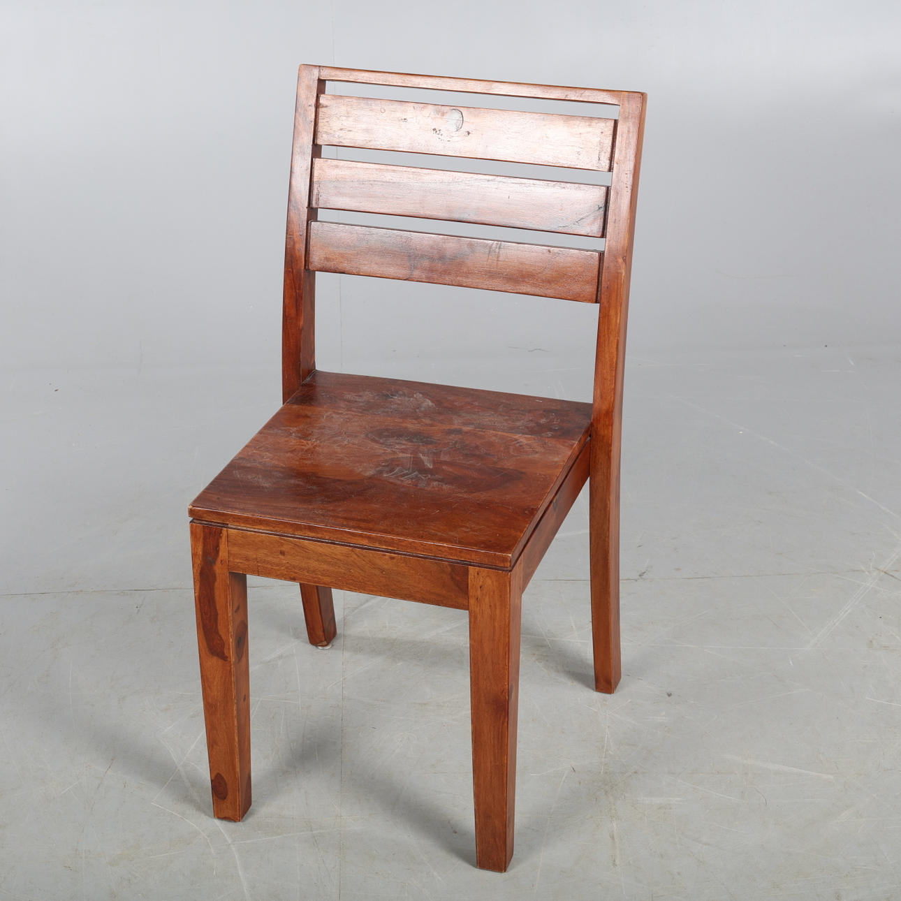 SILLA, EXCLUSIVO MOBILIARIO GOA.