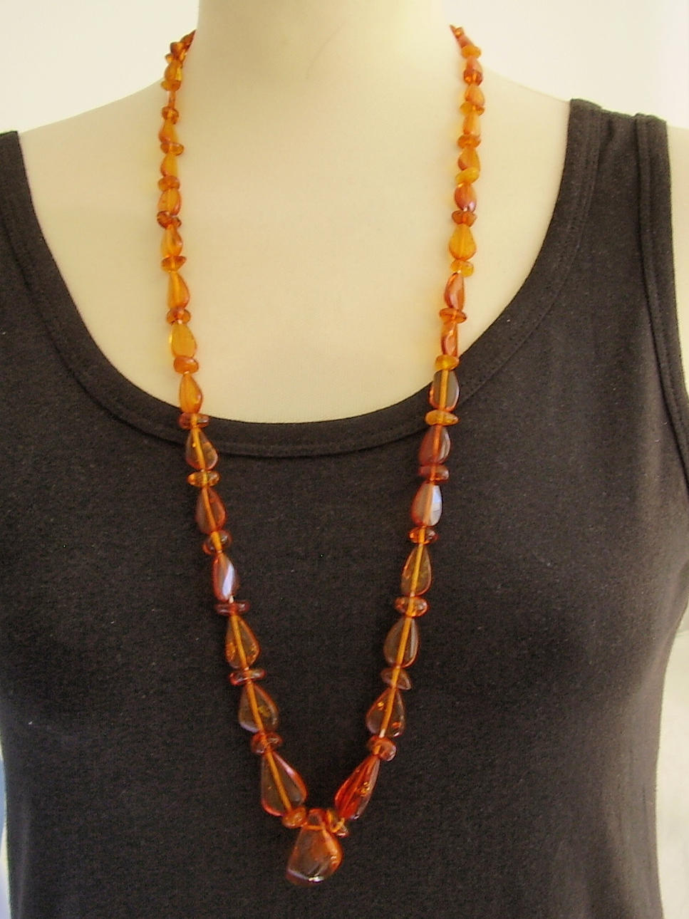 ANTIK RAV HALSKÆDE OMKRING 1920.