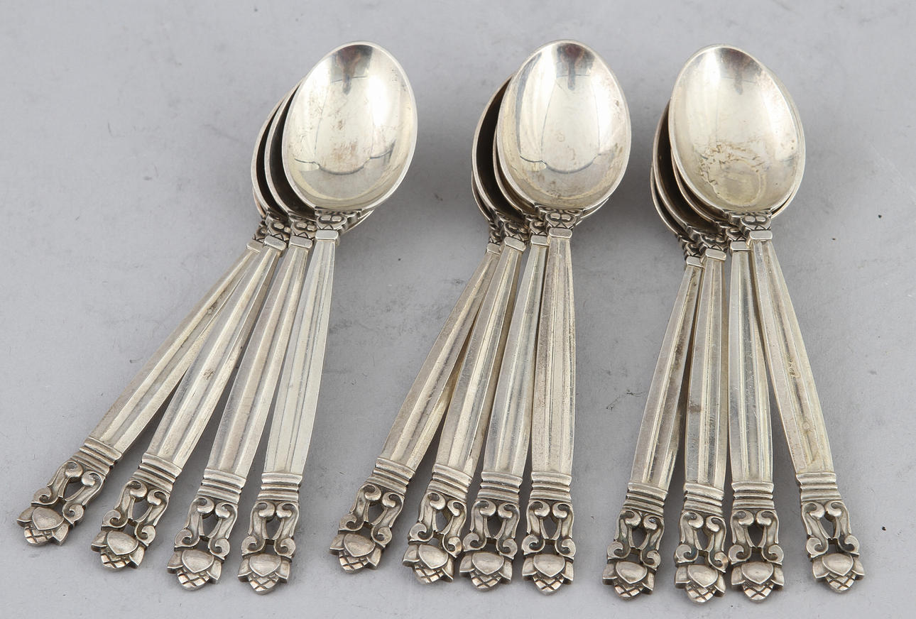 MOCCASKEDAR, 12 st, sterling silver "Konge" Georg Jensen, Danmark efter 1945. 140 gram.