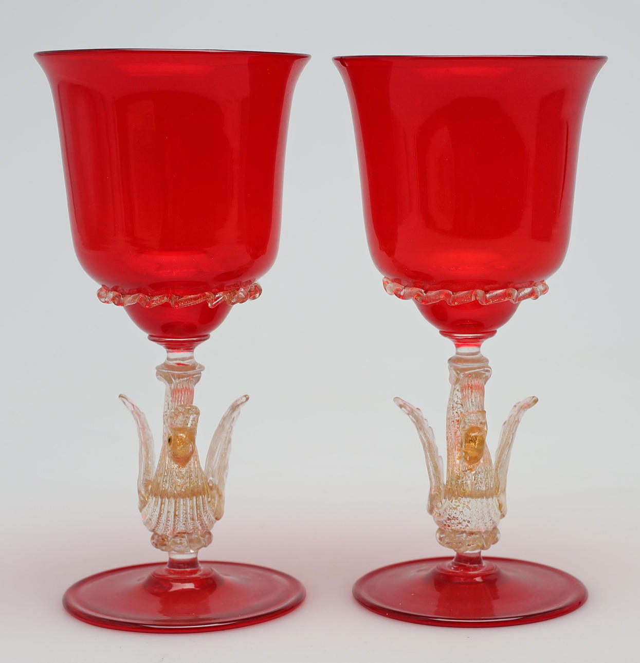 VINGLAS, ett par, glas, troligen venetianska, 1900-tal.