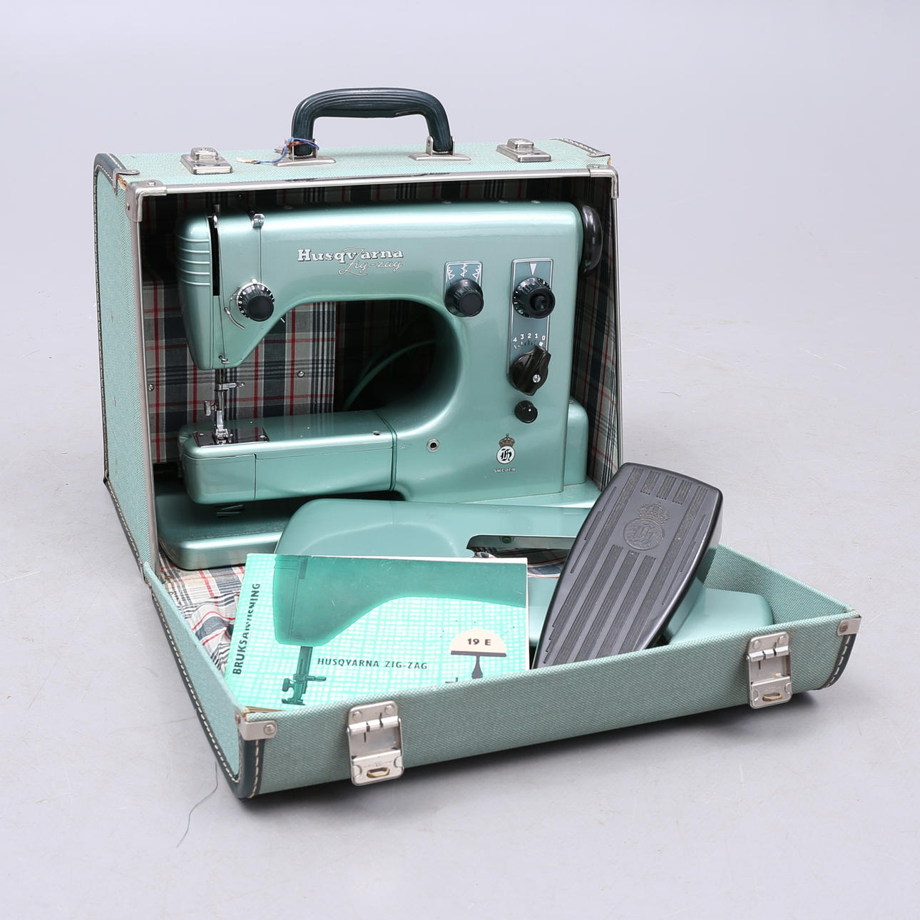 SYMASKINE, Husqvarna zig-zag.