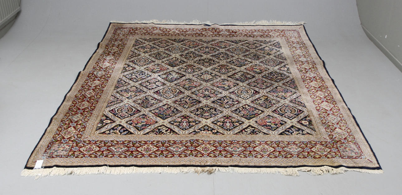 MATTA, Orientalisk, Trädgårdsmönster, 300 x 245 cm.