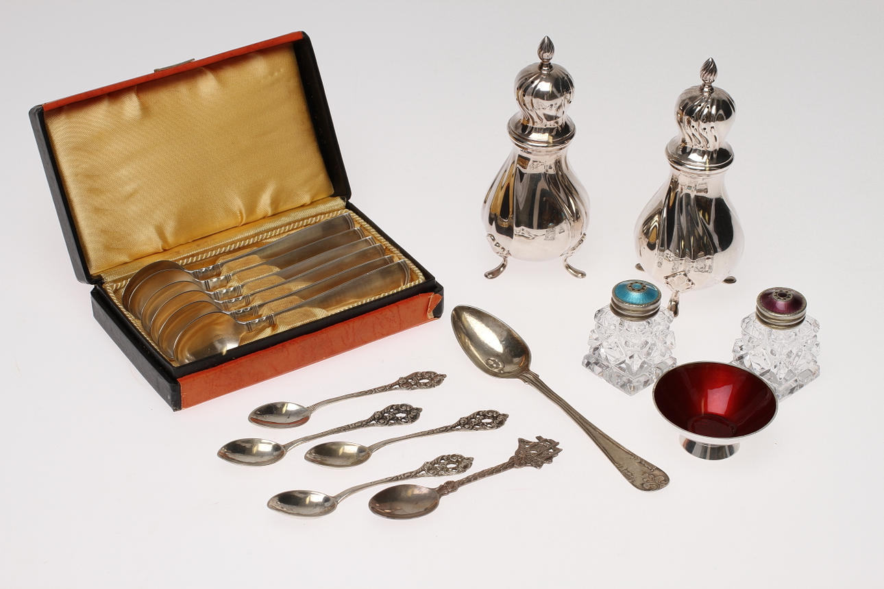 PARTI SILVER, 15 delar. Bland annat Cohr och ELA Danmark. Tot vikt 346g.