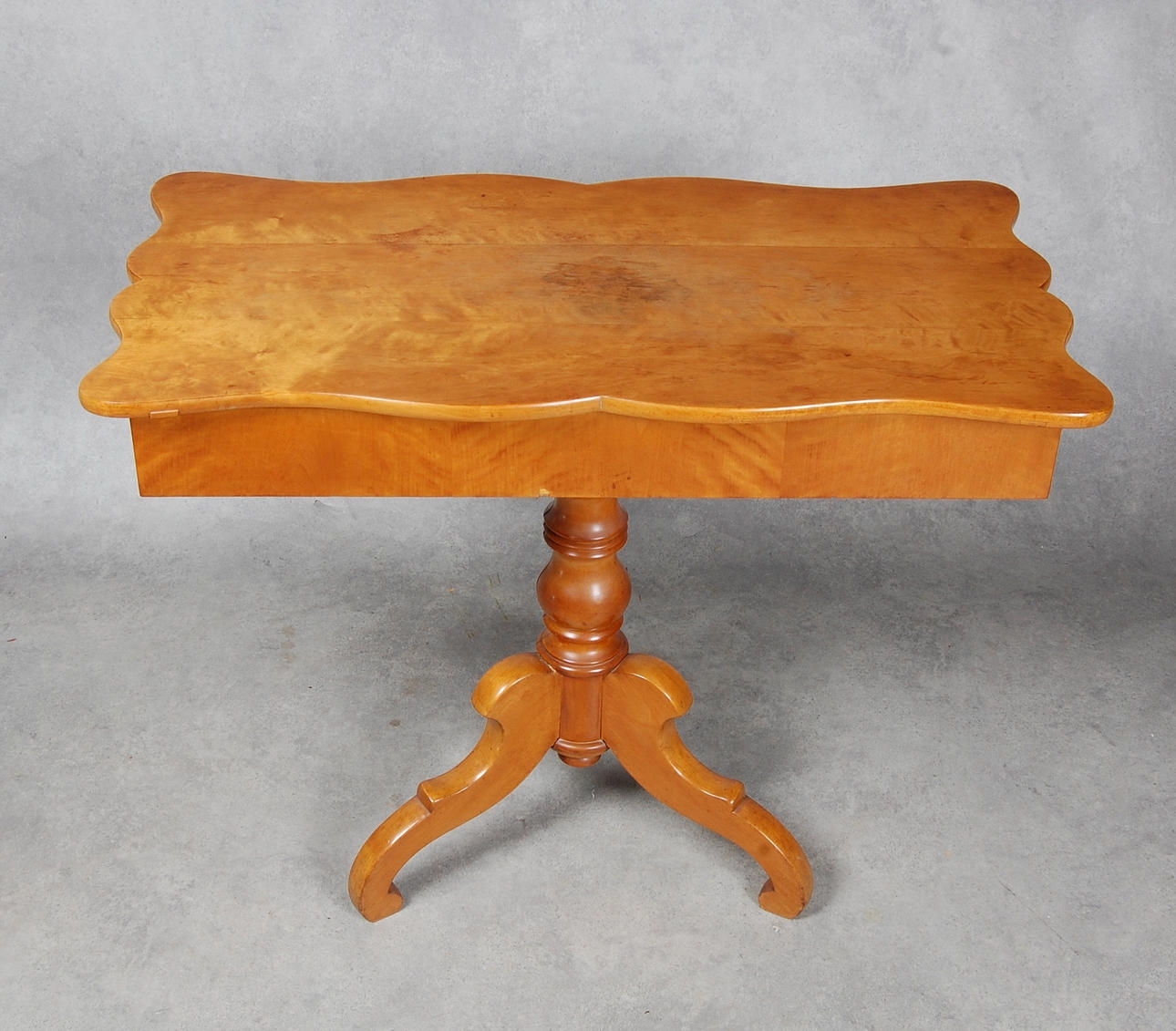 SPELBORD, nyrokoko, med marker, 1800-talets senare del.