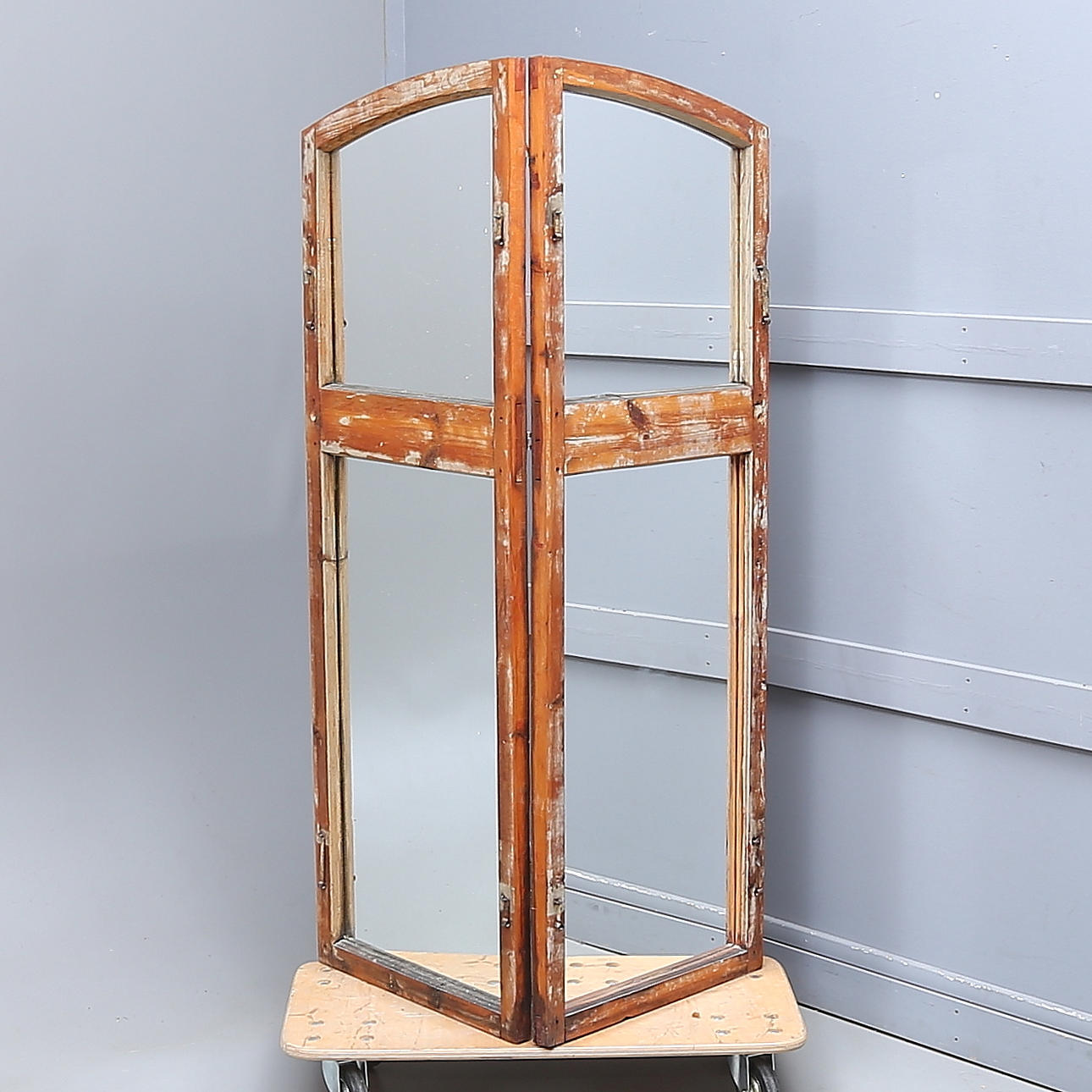 MIRROR, from older window frames, for suspension alt. standing.