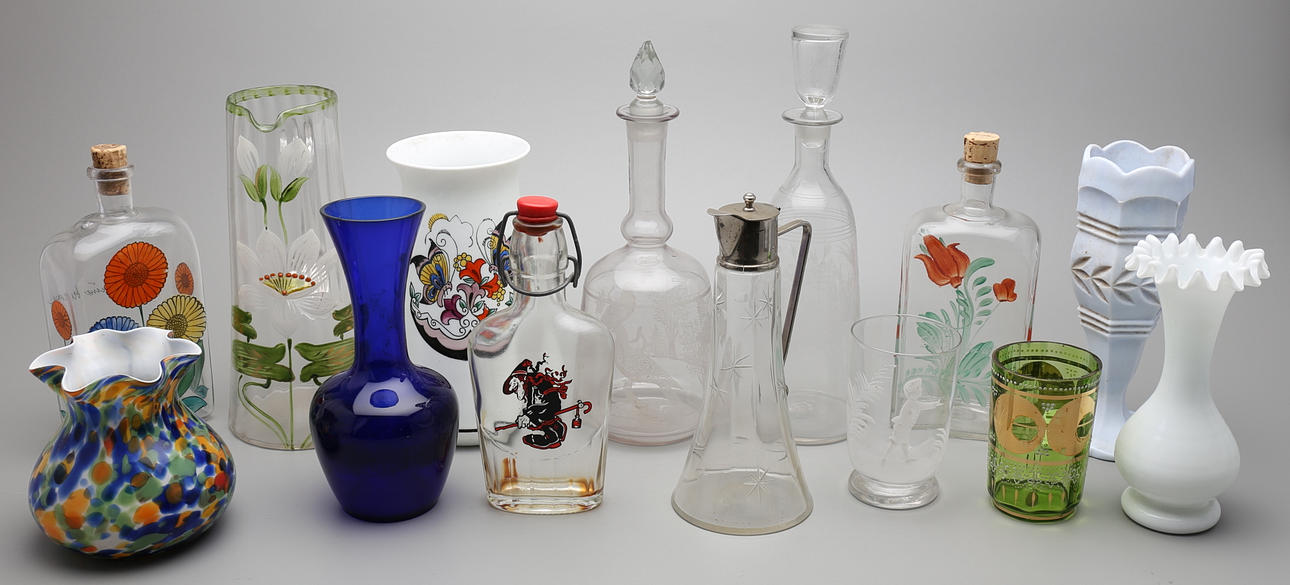 KARAFFER, VASER, mm, mestadels 1800-tal.