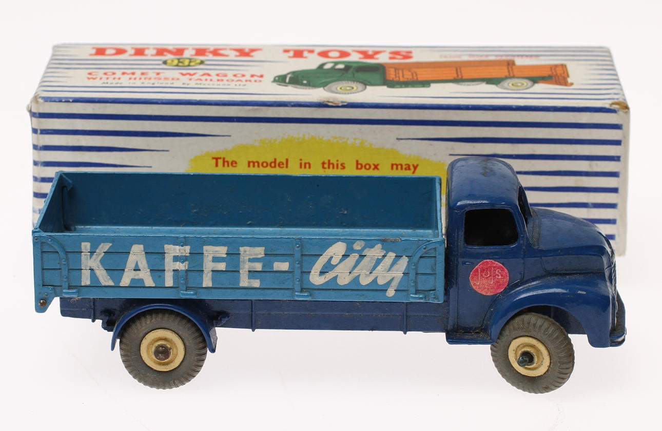 DINKY TOYS COMET WAGON 532 omgjord till reklambil för KAFFE-City (1).