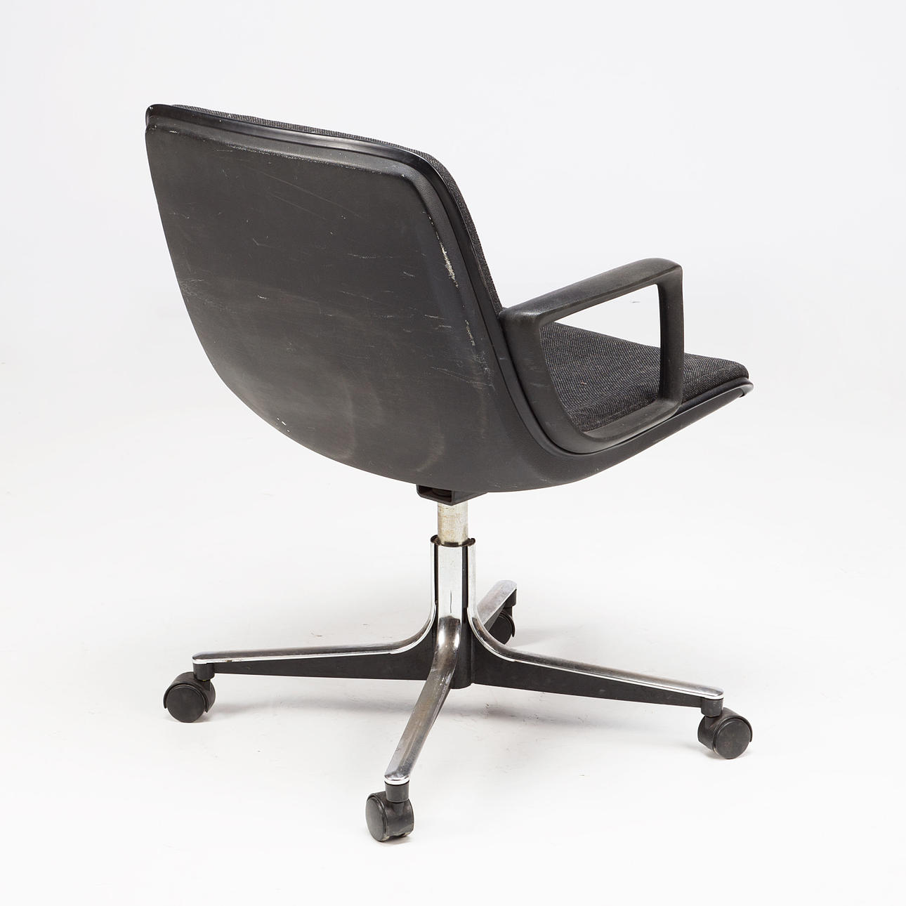 EERO SAARINEN. Tuoli.