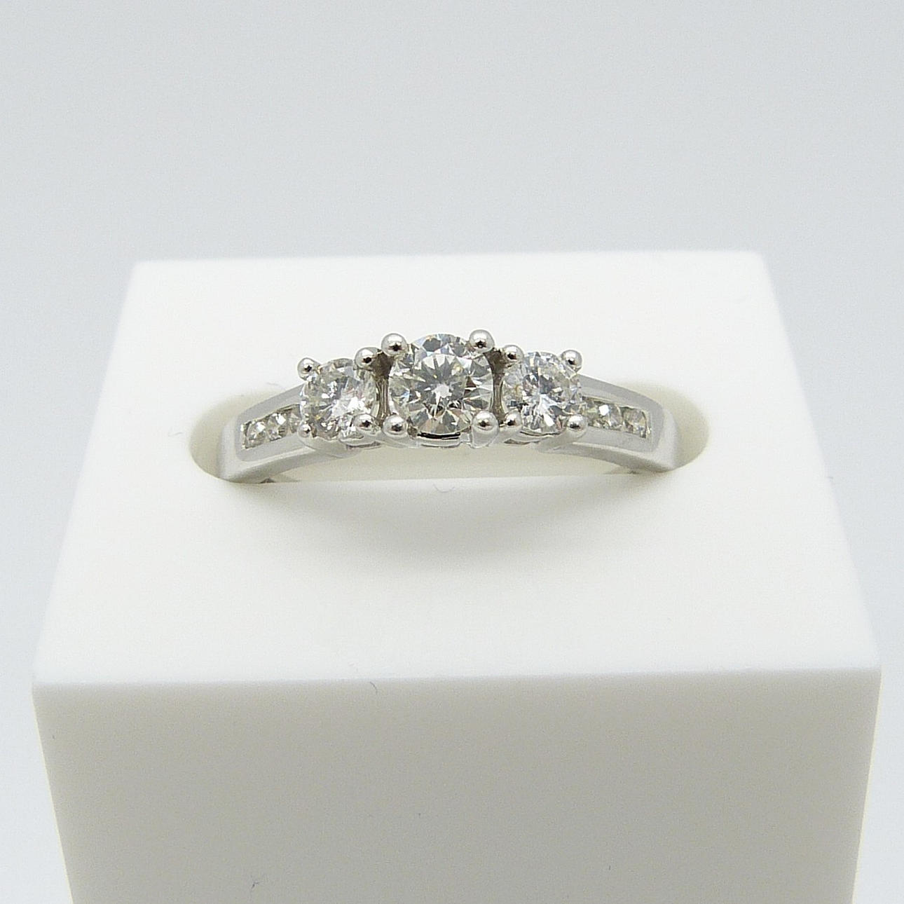 GRADERAD DIAMANT RING, 0,58 KARAT.