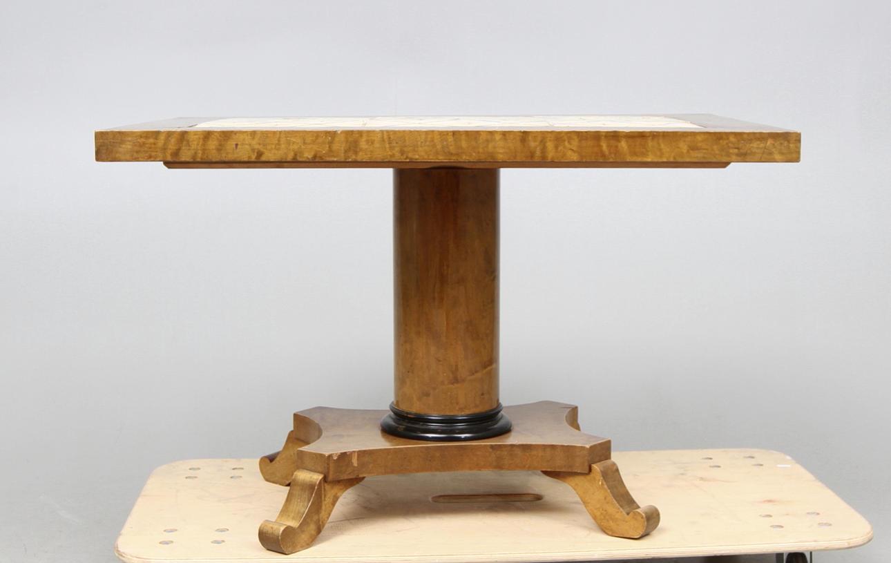 PELARBORD, Karl Johan, skiva med kakelplattor, 1800-tal.