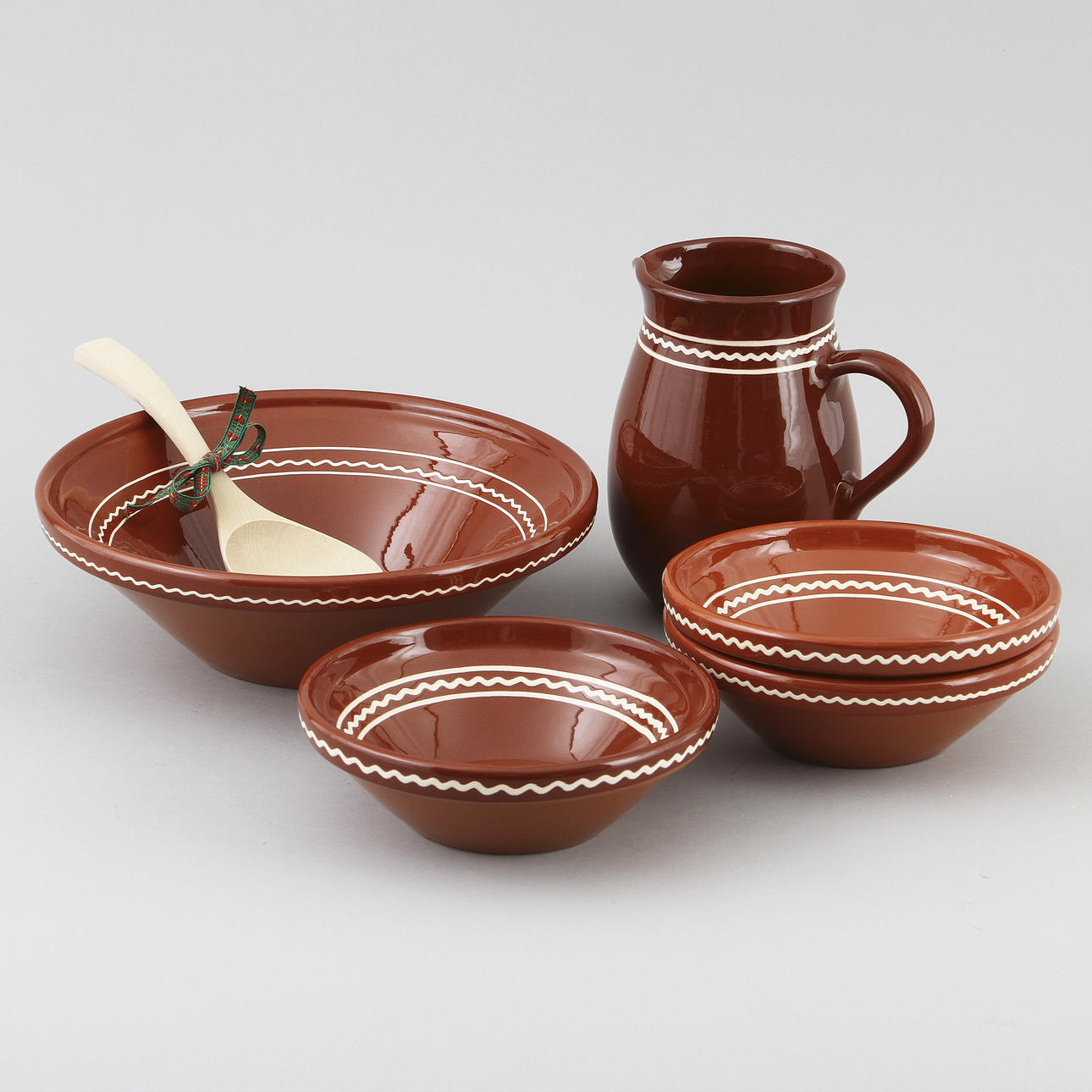 GRÖTSERVIS, 15 delar, lergods, 1900-tal.