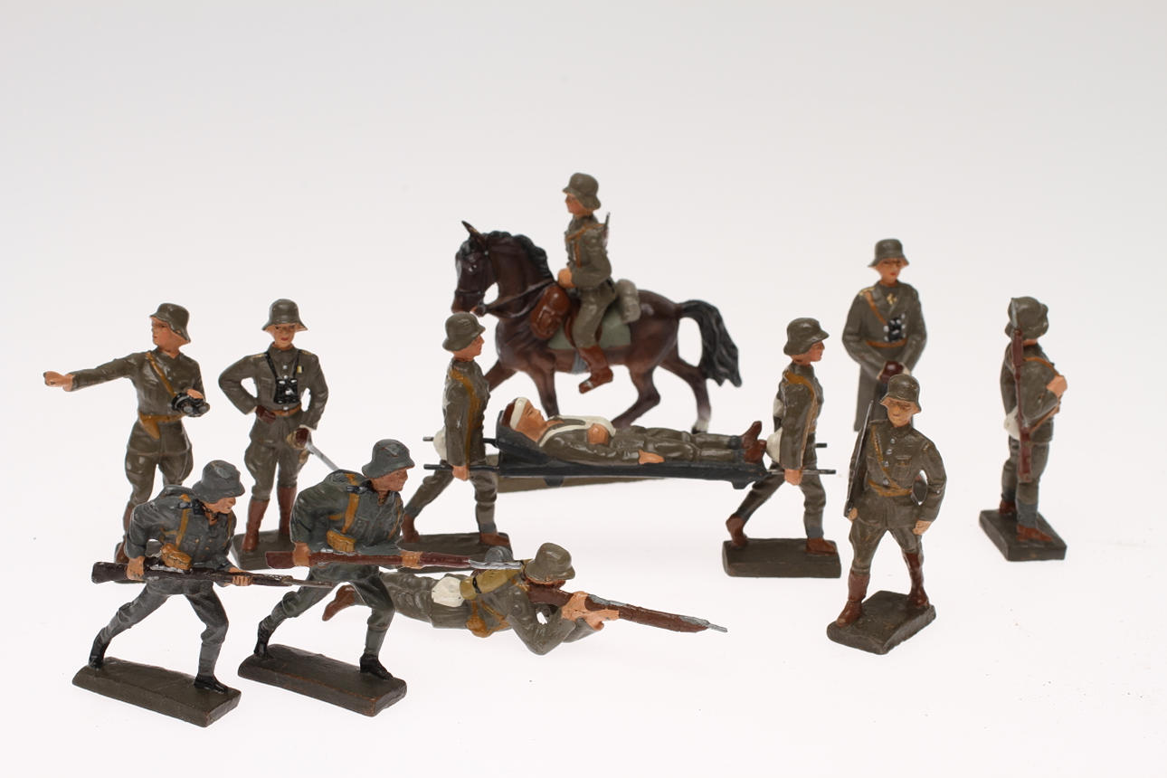 LINEOL SOLDATER 1930 - 1940-tal, 13 delar.