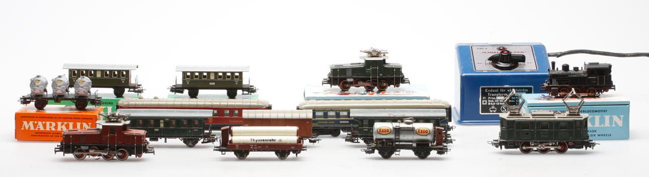 MODELLTÅG samt VAGNAR, 14 delar.
