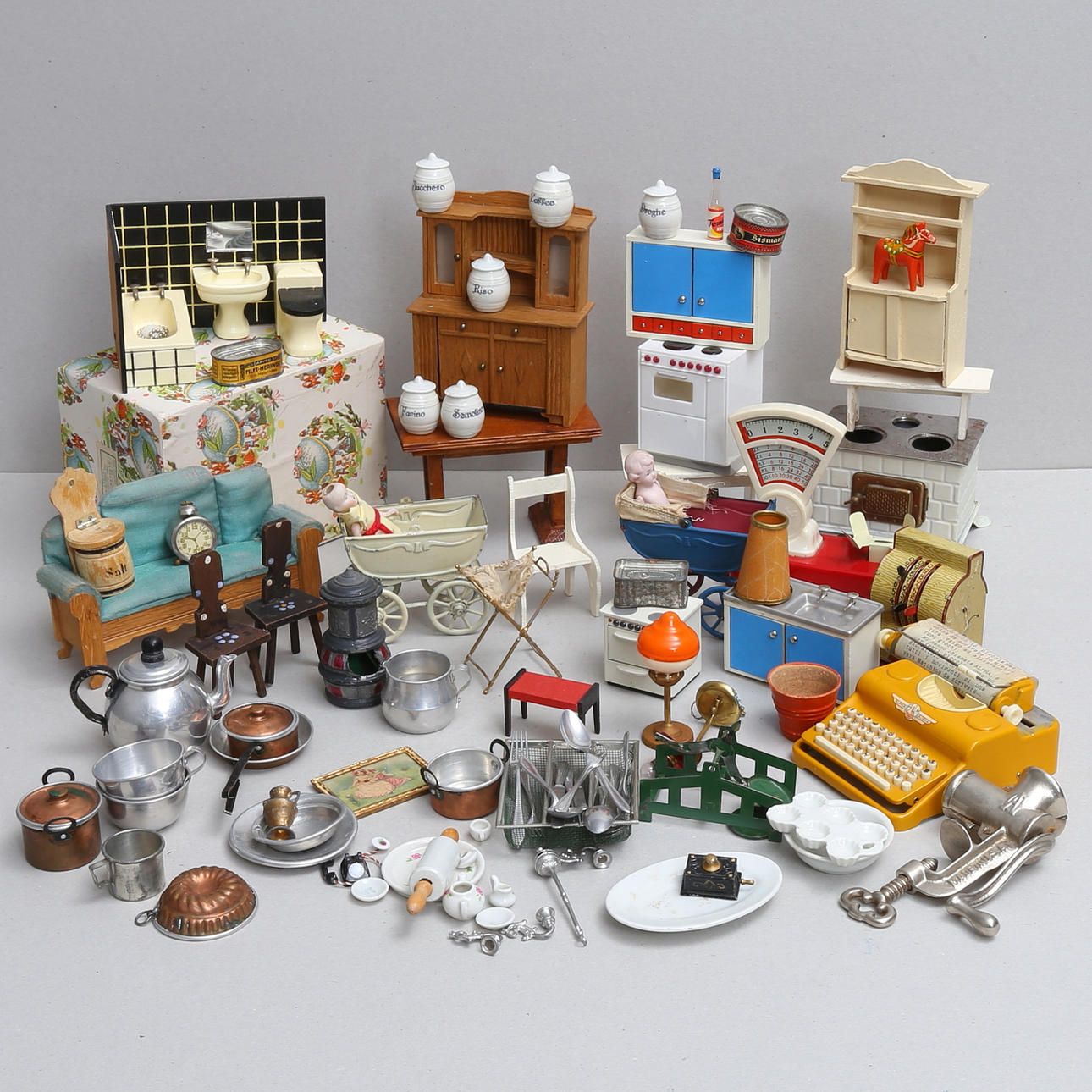 DOCKSKÅPSMÖBLER m.m, 1900-tal.