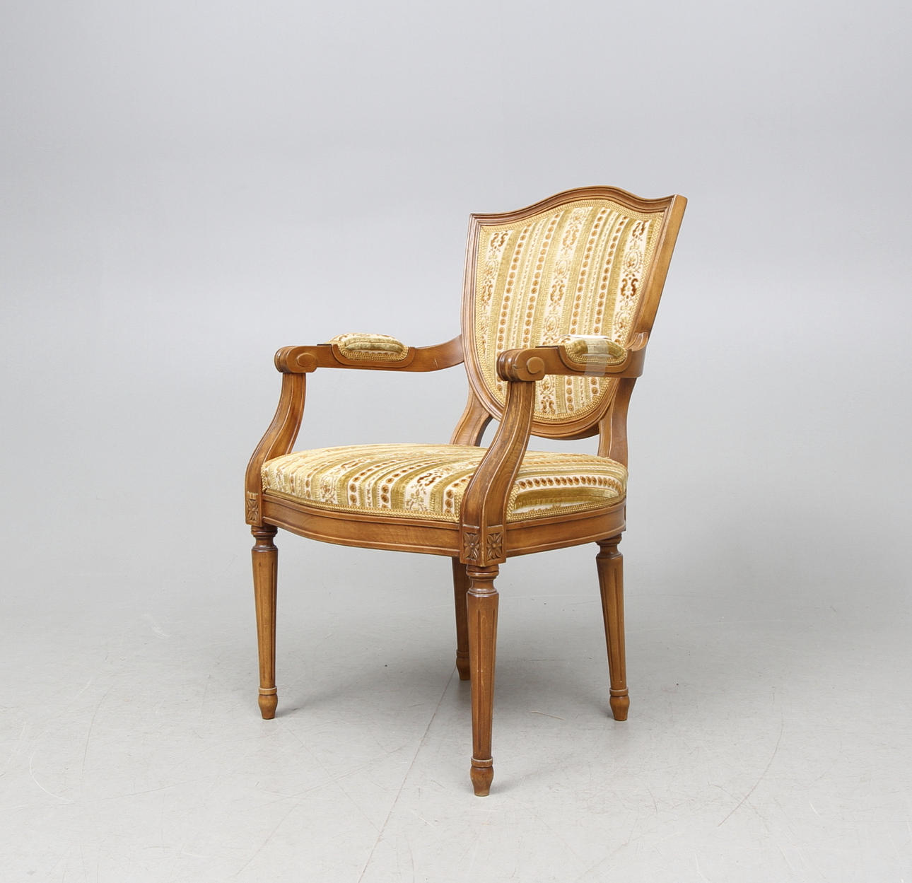 KARMSTOL, Gustaviansk-stil, 1900-tal.