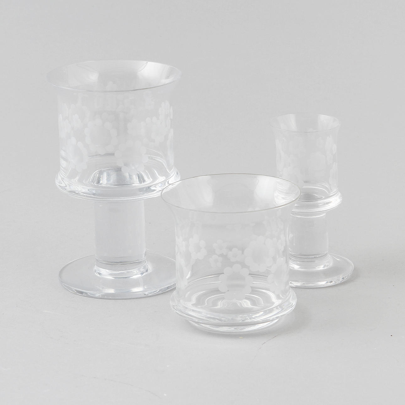 GLASSERVIS, 35 delar, "Blomyra", Monica Backström för Boda.