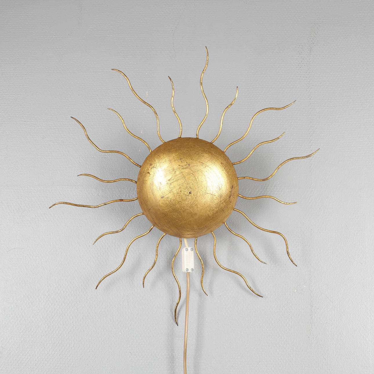 VÄGGPLAFOND, metall, 1900-tal.