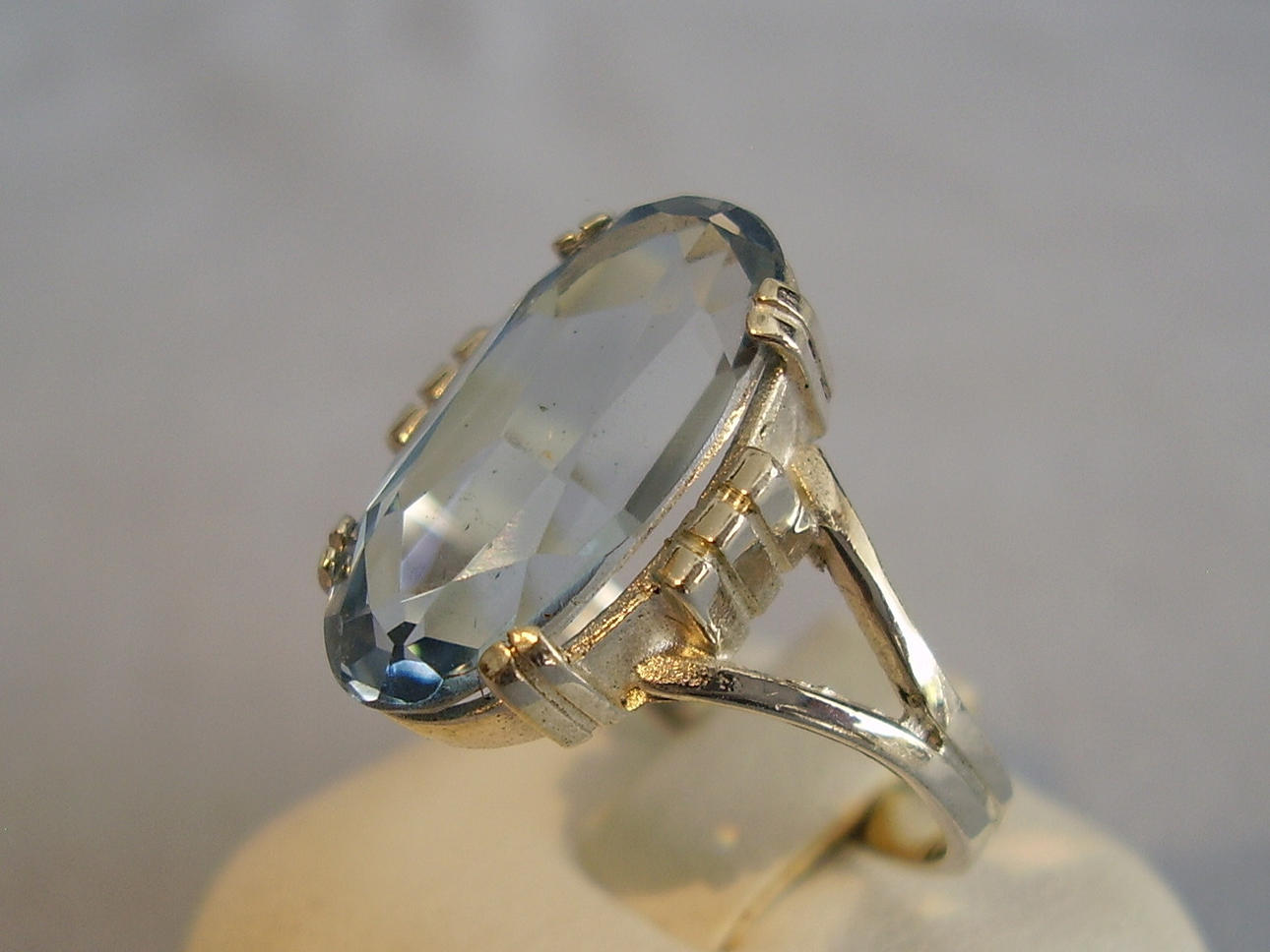 ANILLO CON ESPINELA AZUL PLATA 935 ANTIGUA.