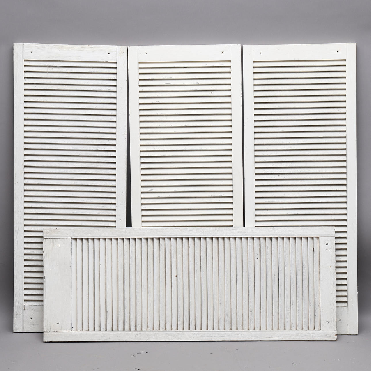 FÖNSTERLUCKOR, 10 st, trä, vitmålade.