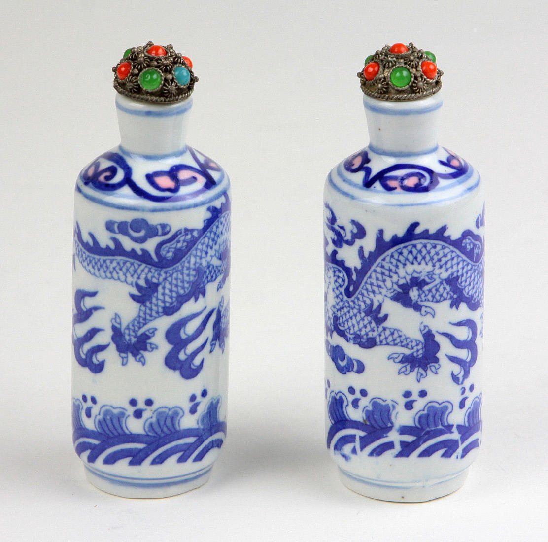 2 Botellas de Rapé Chinas, decoración dragón.