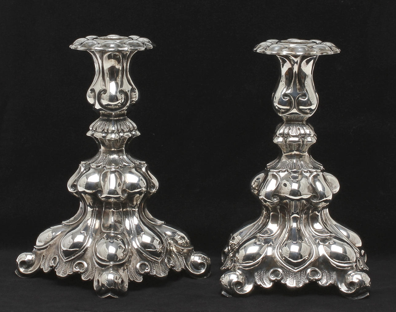 LJUSSTAKAR, ett par, silver, rokokostil, ESM, 1900-tal.