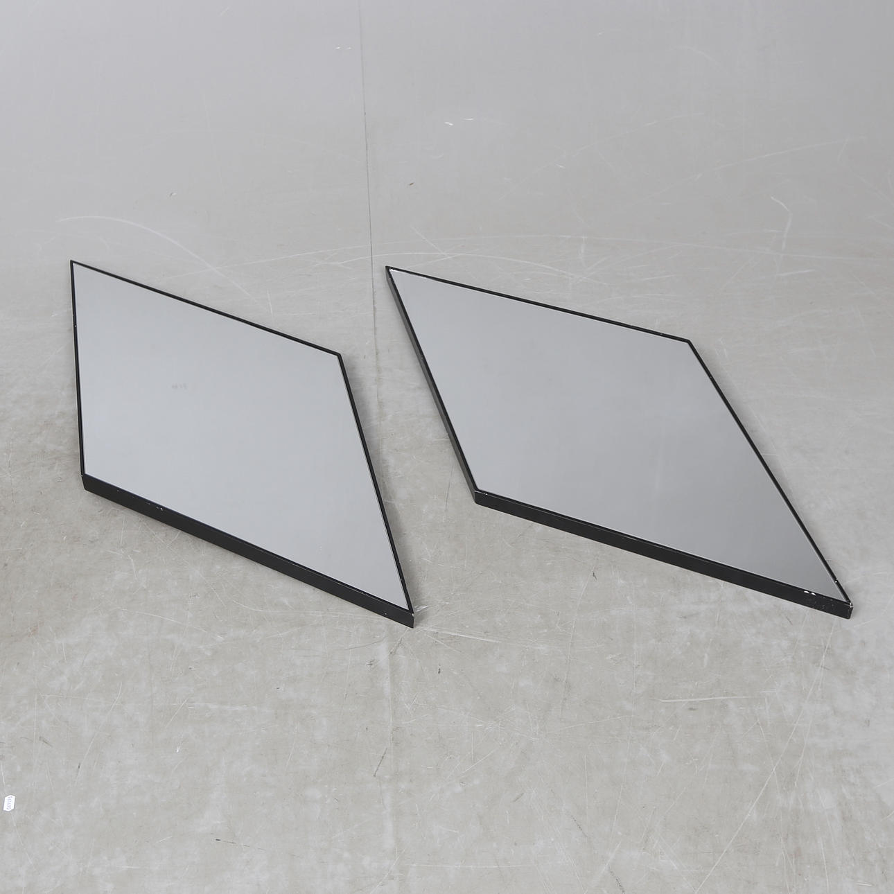 SPEGLAR, ett par, HILKE indesign.