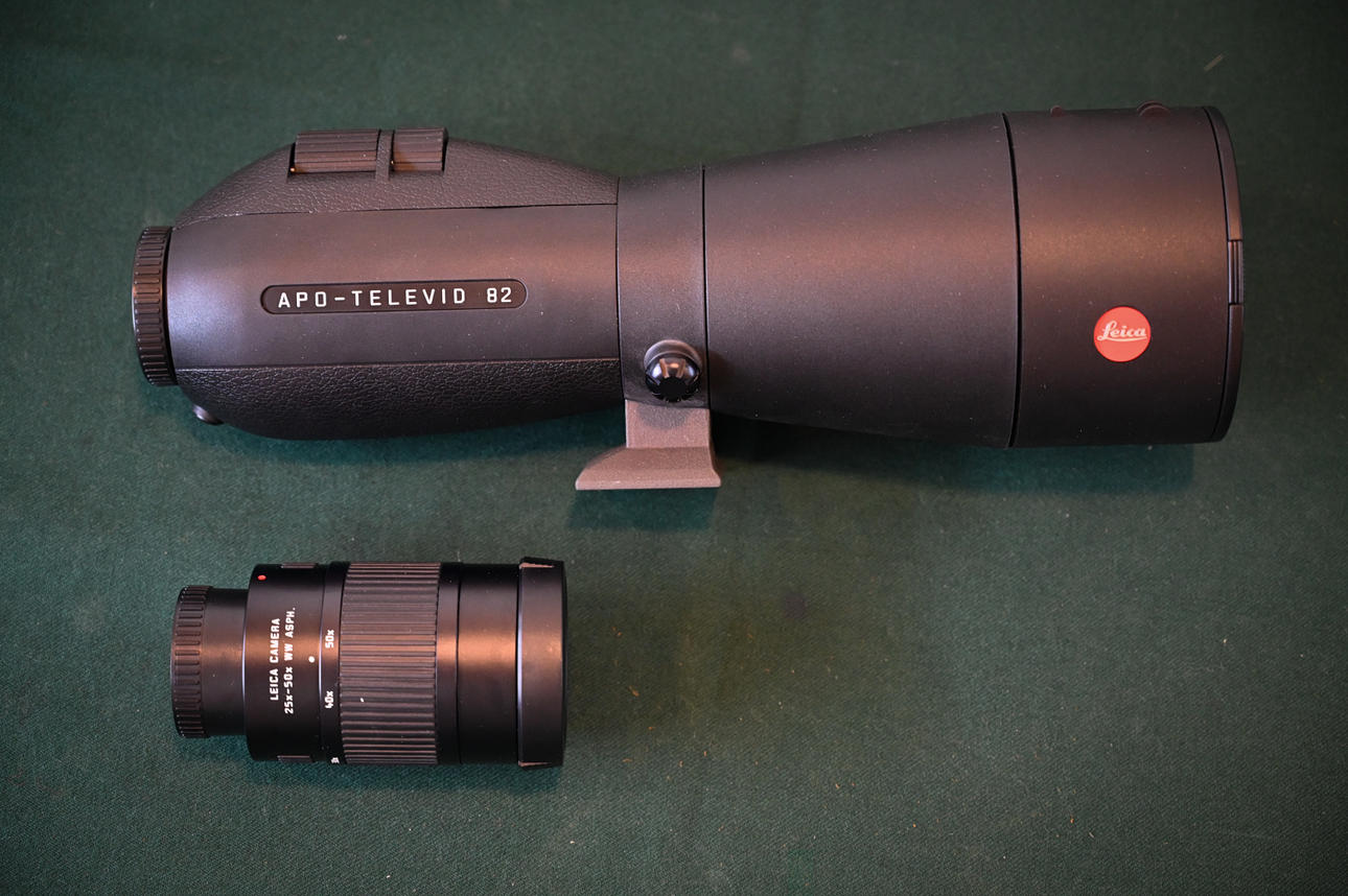 LEICA. APO-TELEVID 82 25-50x82 suurennus.